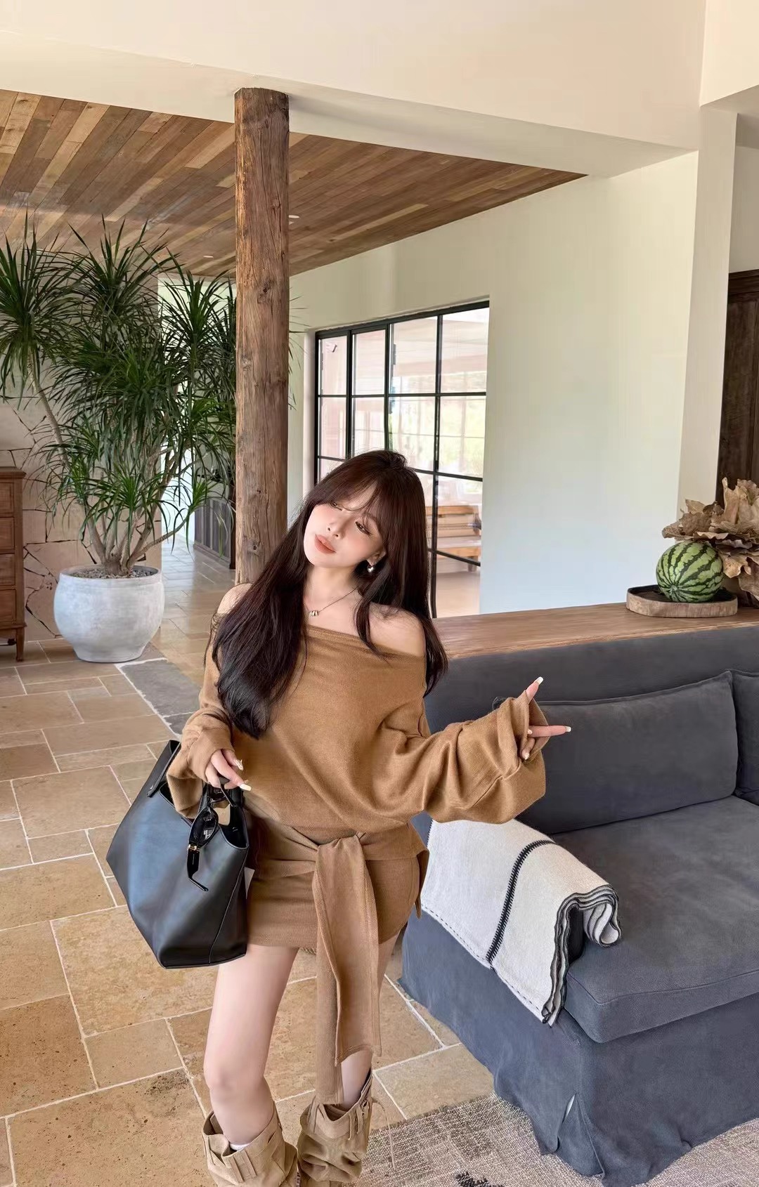 MH家 2025秋季韩版时尚百搭显瘦宽松一字长袖T恤+绑带短裙套装