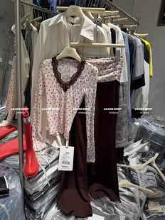 MH家 2026春韩版时尚显瘦v领蕾丝花边波点t恤+高腰微喇叭裤套装