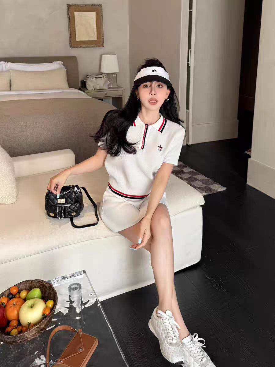 MH家 休闲运动两件套女2026春新款修身撞色刺绣短袖半身裙套装