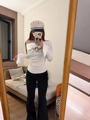 MH家 2026春韩版时尚修身显瘦一字领狗狗印花上衣开衩袖长袖T恤