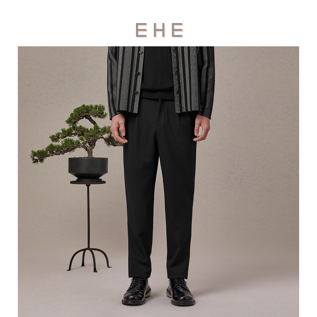 EHE提花工艺滴胶抽绳休闲长裤男