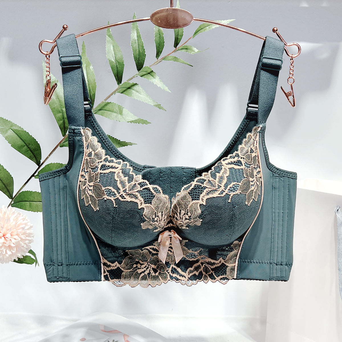 调整型内衣小胸聚拢加厚文胸