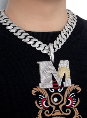 KnowKnow同款吊坠M小雏菊字母嘻哈项链满锆石镶嵌夸张大号古巴链