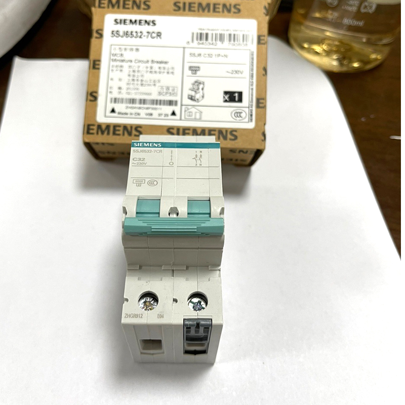 西门子断路器5SJ6532-7CR