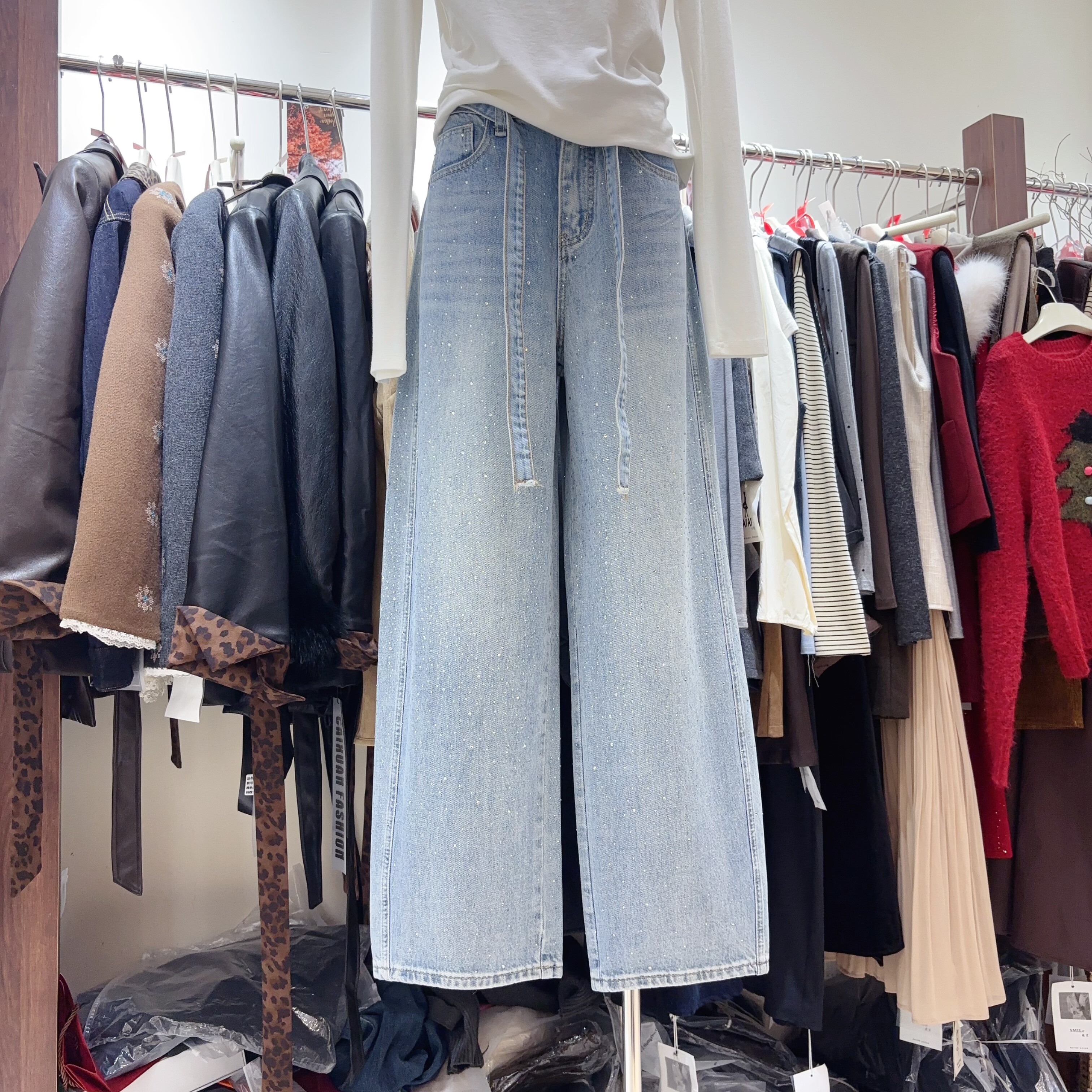 2026春季新款韩版时尚高腰显瘦直筒带闪钻亮钻牛仔裤女宽松弯刀裤,女装/女士精品,牛仔裤,淘宝优惠券,粉丝福利购,淘宝优惠卷