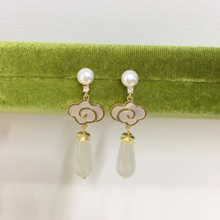 新中式天然淡水珍珠耳钉女国风海贝祥云玉髓珍珠耳环925银针