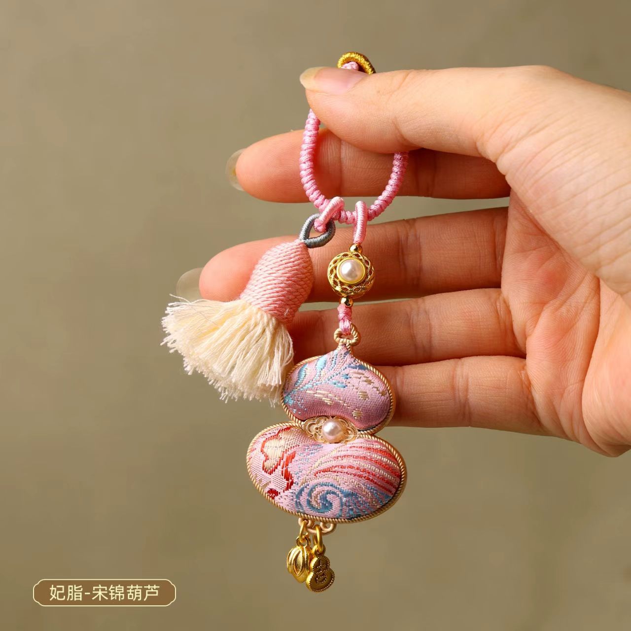 新品手把件包挂钥匙扣 宋锦diy配饰 葫芦吊坠国风汉服配饰厂家