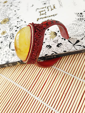 真皮镶嵌蜜蜡手镯定制