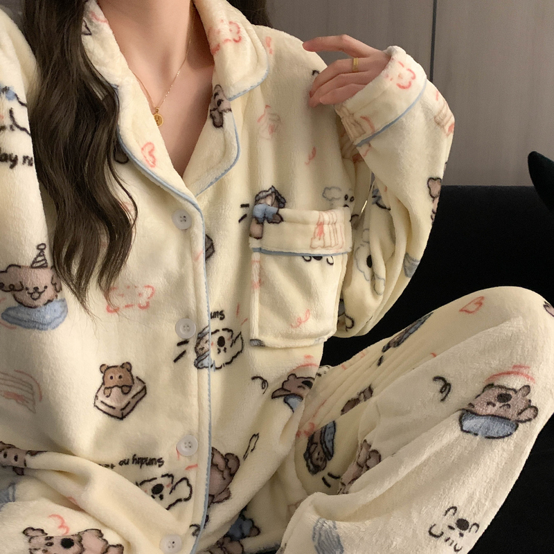 新款秋冬珊瑚绒卡通趣味小狗大码睡衣女加厚保暖法兰绒可爱家居服