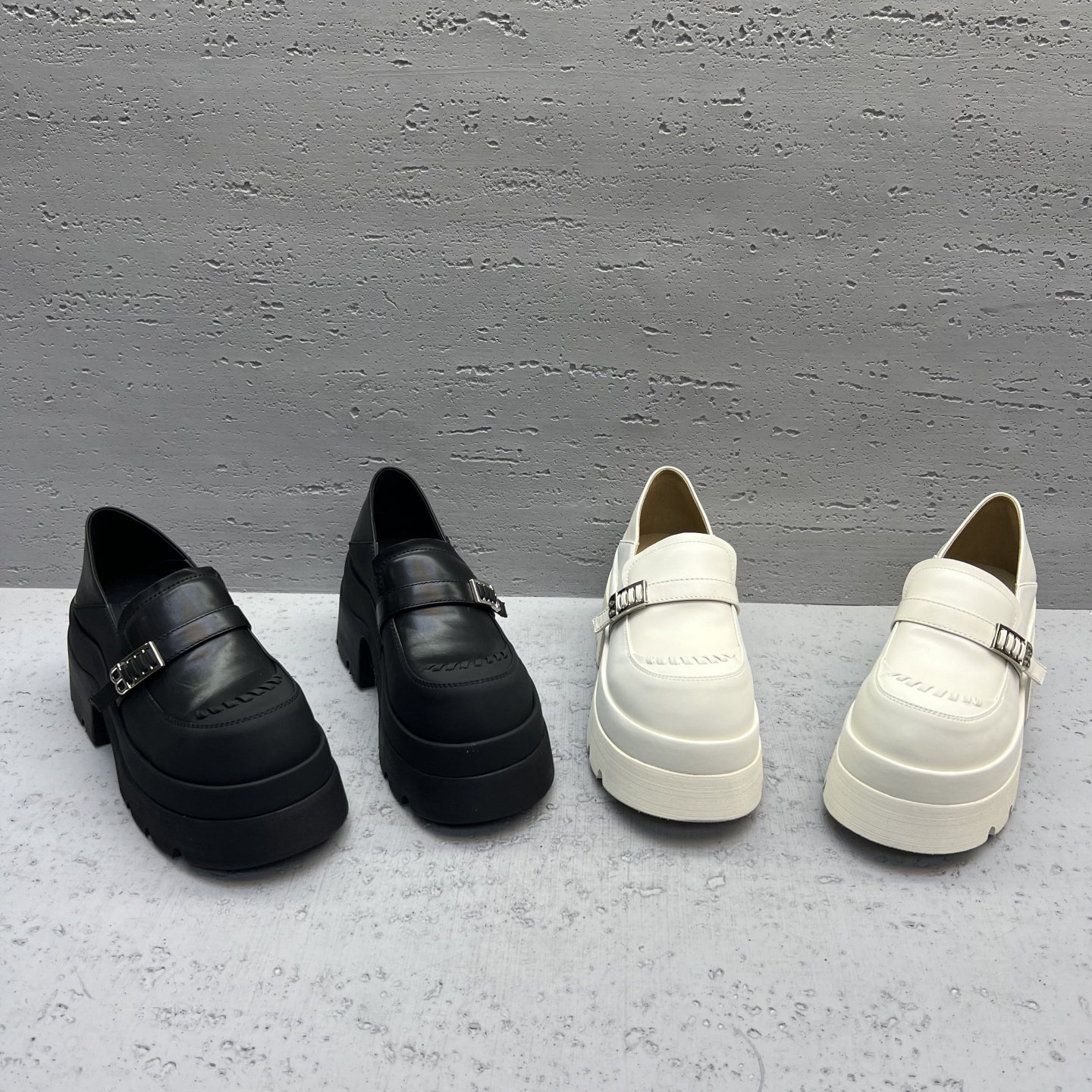 欧洲站2026春新款欧货真皮女鞋粗跟圆头防水台牛皮高跟单鞋乐福鞋