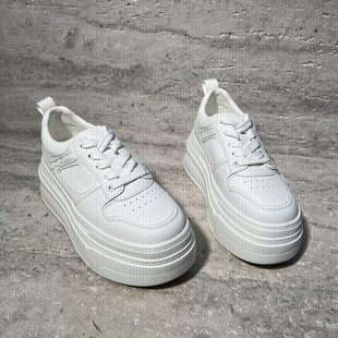 2026春季新款欧洲站欧货真皮女鞋增高厚底系带松糕鞋百搭小白鞋女