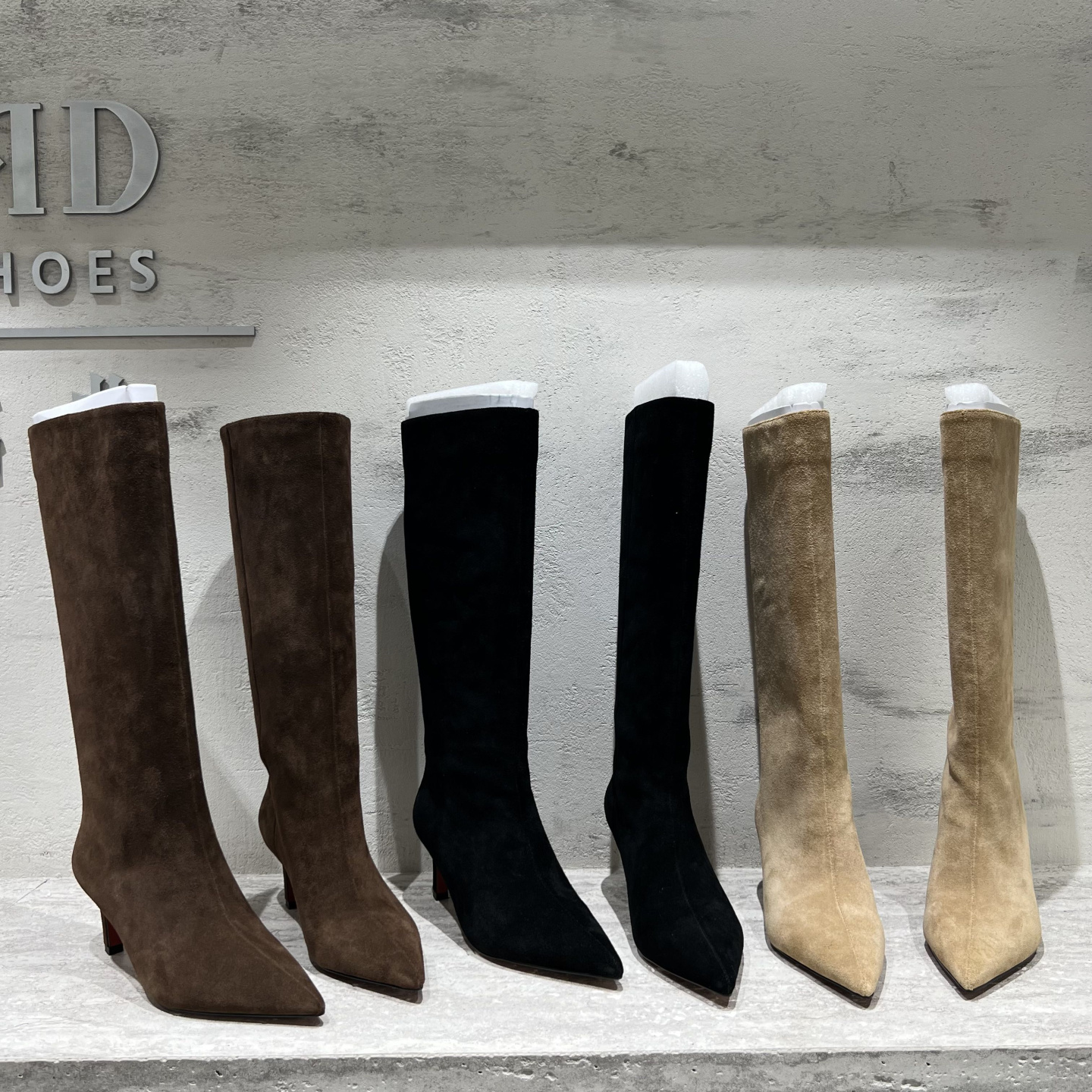 磨砂皮尖头细跟套筒高筒靴时装靴