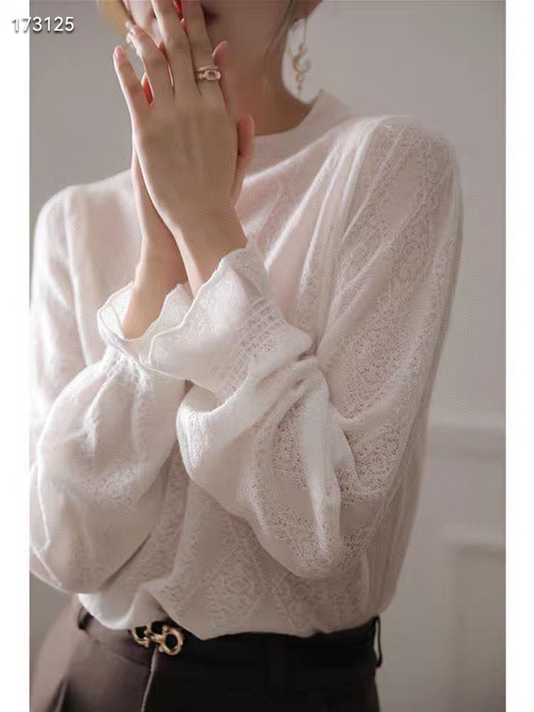 白色针织衫 新款女装长袖薄款镂空时尚打底衫喇叭袖