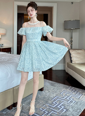 2025夏季新款女装小清新设计感露肩流苏收腰蓬蓬蕾丝连衣裙65346