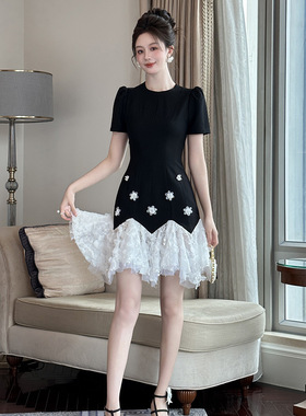 2025夏季新款女装法式设计感圆领修身立体花朵不规则连衣裙21704