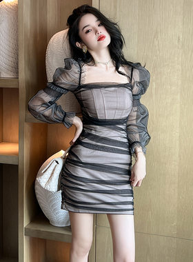 2025秋装新款越南女装法式泡泡袖网纱褶皱遮腹修身方领连衣裙9583