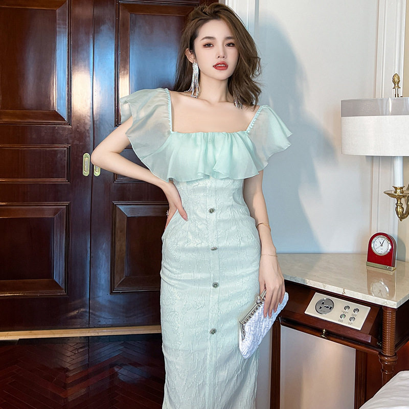2026夏季新款法式性感一字领荷叶边紧身单排扣显白连衣裙女20470