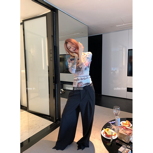 THREE GOOOD殷三吉原创设计感显瘦一字肩长袖印花T恤 Y725Y00439