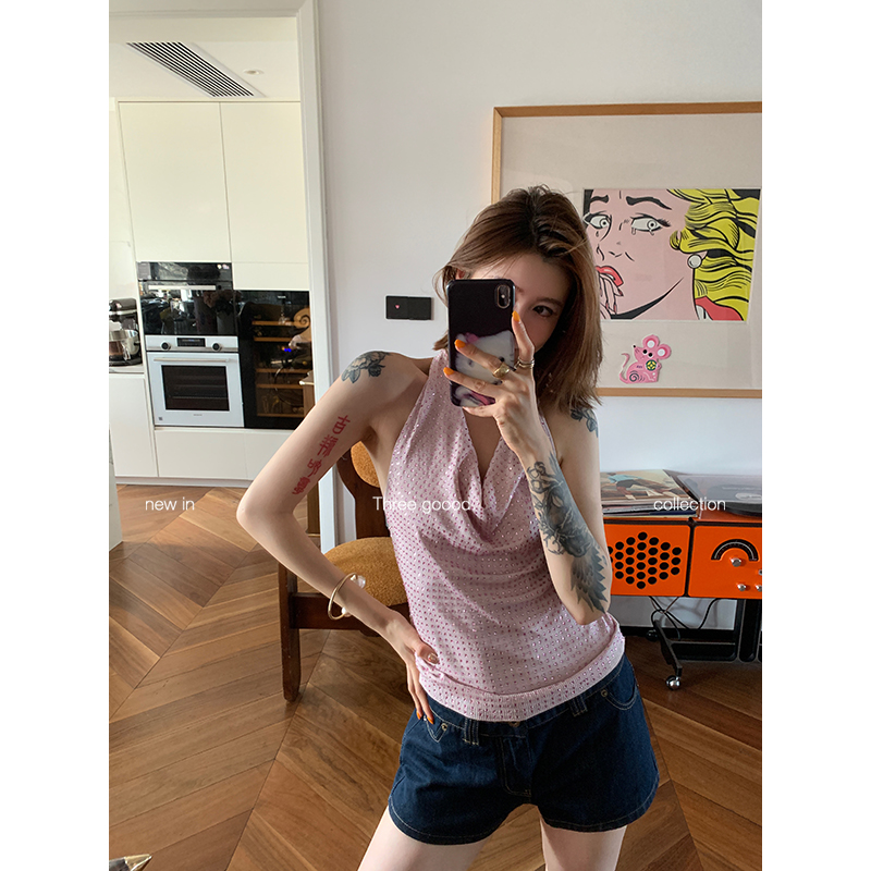 重工挂脖烫砖荡领针织上衣