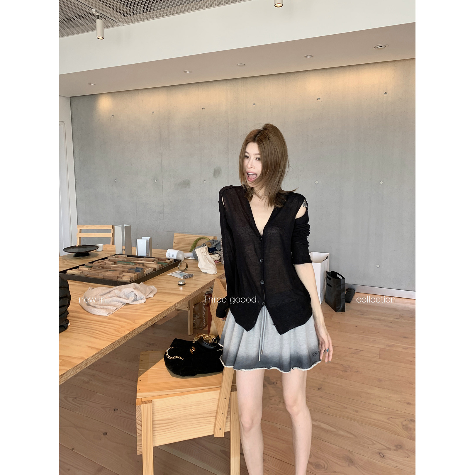 THREE GOOOD殷三吉 莱赛尔亚麻性感开衫 深V领露肩微透设计感上衣