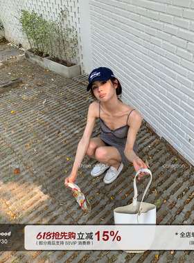 THREE GOOOD殷三吉 复古格纹吊带裙 亚麻色织格子V领花边短连衣裙