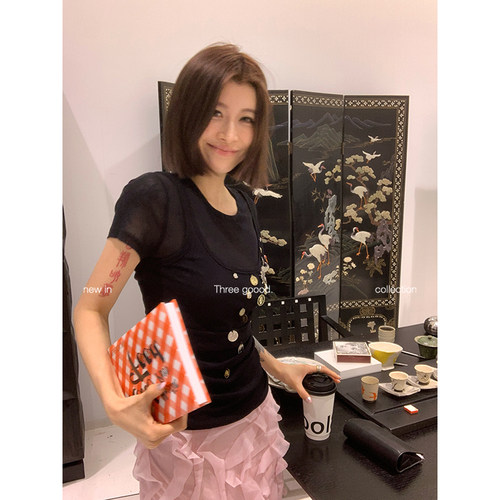 甜酷圆领纽扣设计感假两件T恤