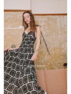 THREE SQ230007 GOOOD殷三吉OD抽绳度假沙滩吊带露背连衣裙