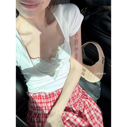 三吉蕾丝拼接假两件女短袖U领