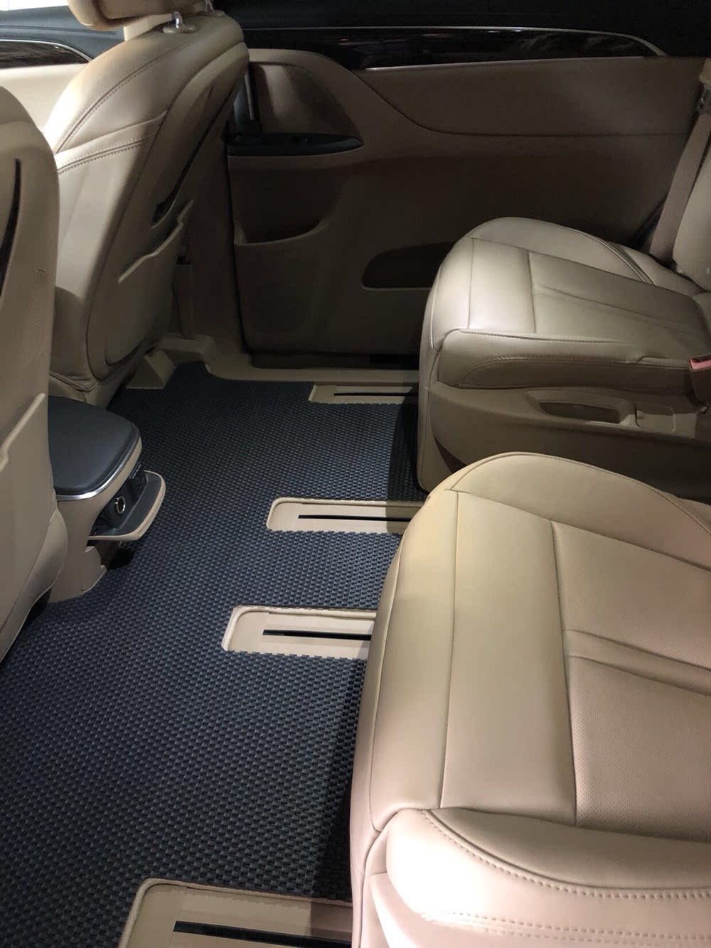 专用于别克世纪商务23款gl8陆尊653t es橡胶乳胶脚垫652t胖头鱼款