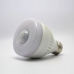 led红外线人体感应灯泡智能光控夜灯楼梯道5W8W塑壳一只包邮12W铝