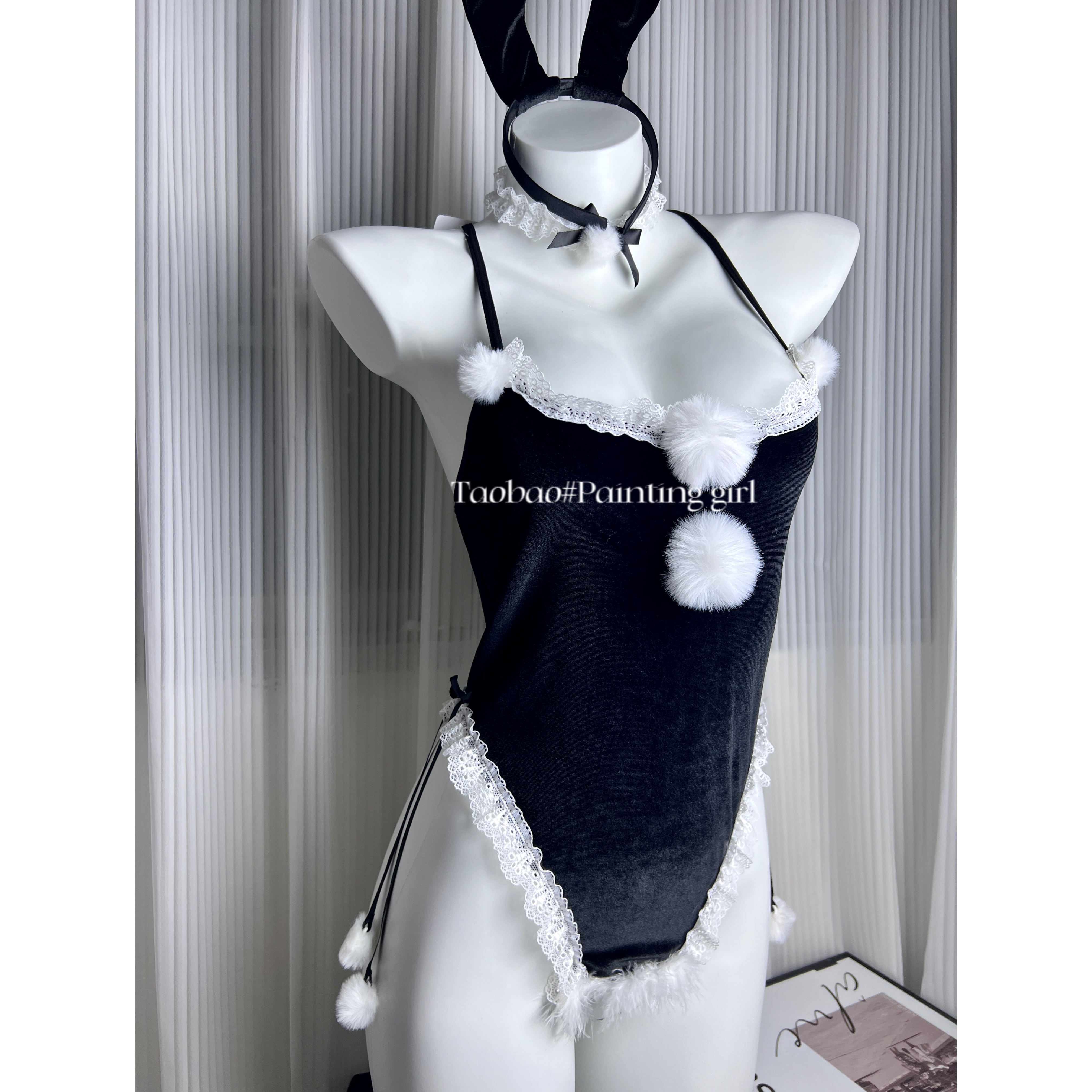 郑大嘻~在逃公主·性感睡衣女圣诞丝绒兔女郎制服吊带连体衣套装