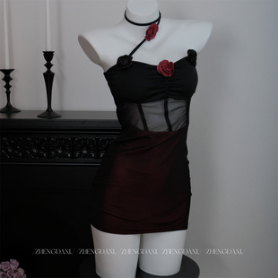 郑大嘻~暗黑风辣妹性感睡衣女网纱透视小胸纯欲玫瑰挂脖包臀裙