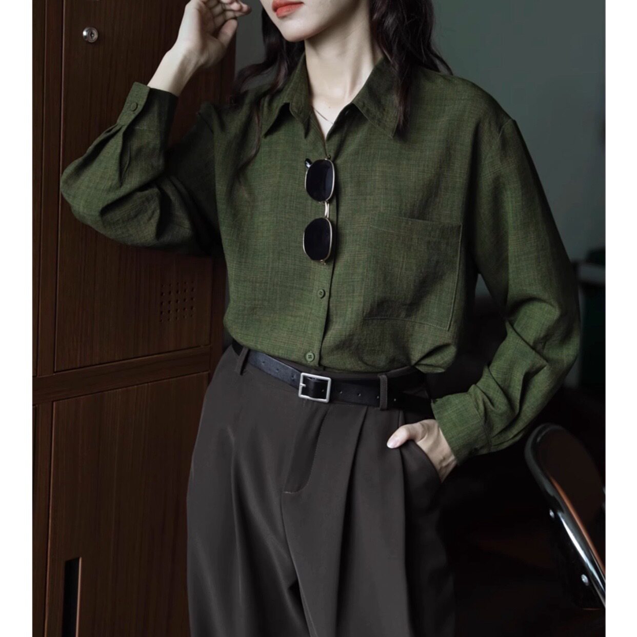 宽松复古港味纯色长袖衬衫女翻领秋冬新款内搭时尚衬衣上衣服