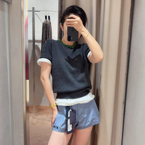 晓彤26早春新款针织短袖衫领口彩色点钻装饰修身显瘦女圆领T恤衫