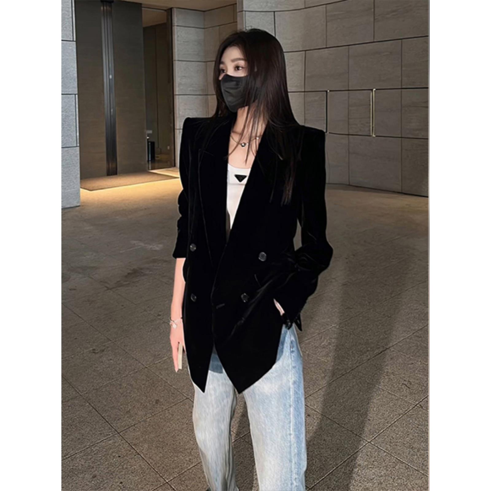 黑色丝绒西装外套女秋冬季高级感气质网红爆款名媛设计感百搭西服