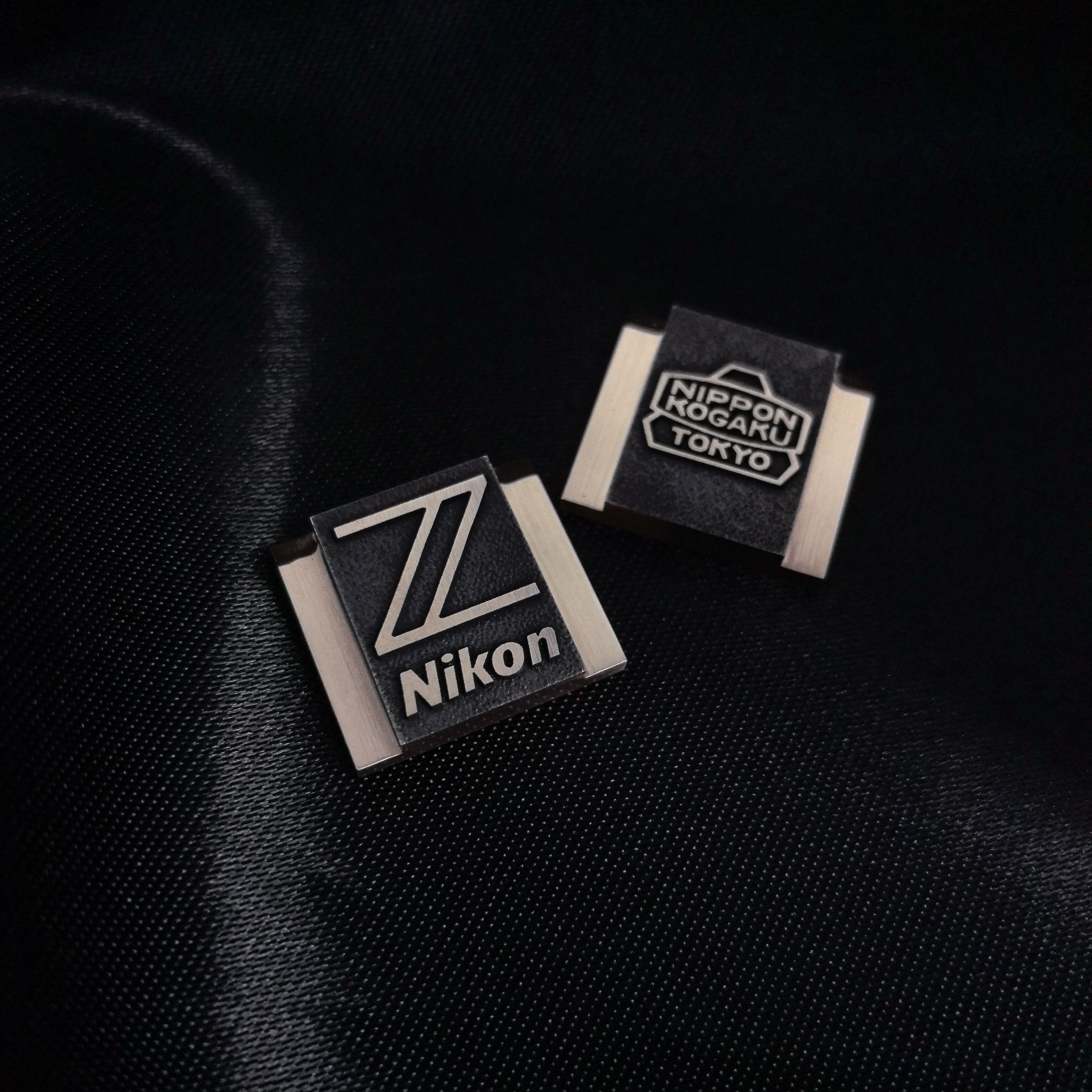 尼康zf热靴盖浮雕铜适用于尼康全系z30 z6 z7 z8 z9 d850相机配件