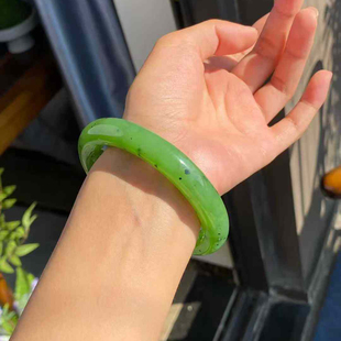 新疆和田玉碧玉手镯猕猴桃手镯平安镯女款玉镯宽条玉石乌兰海手镯