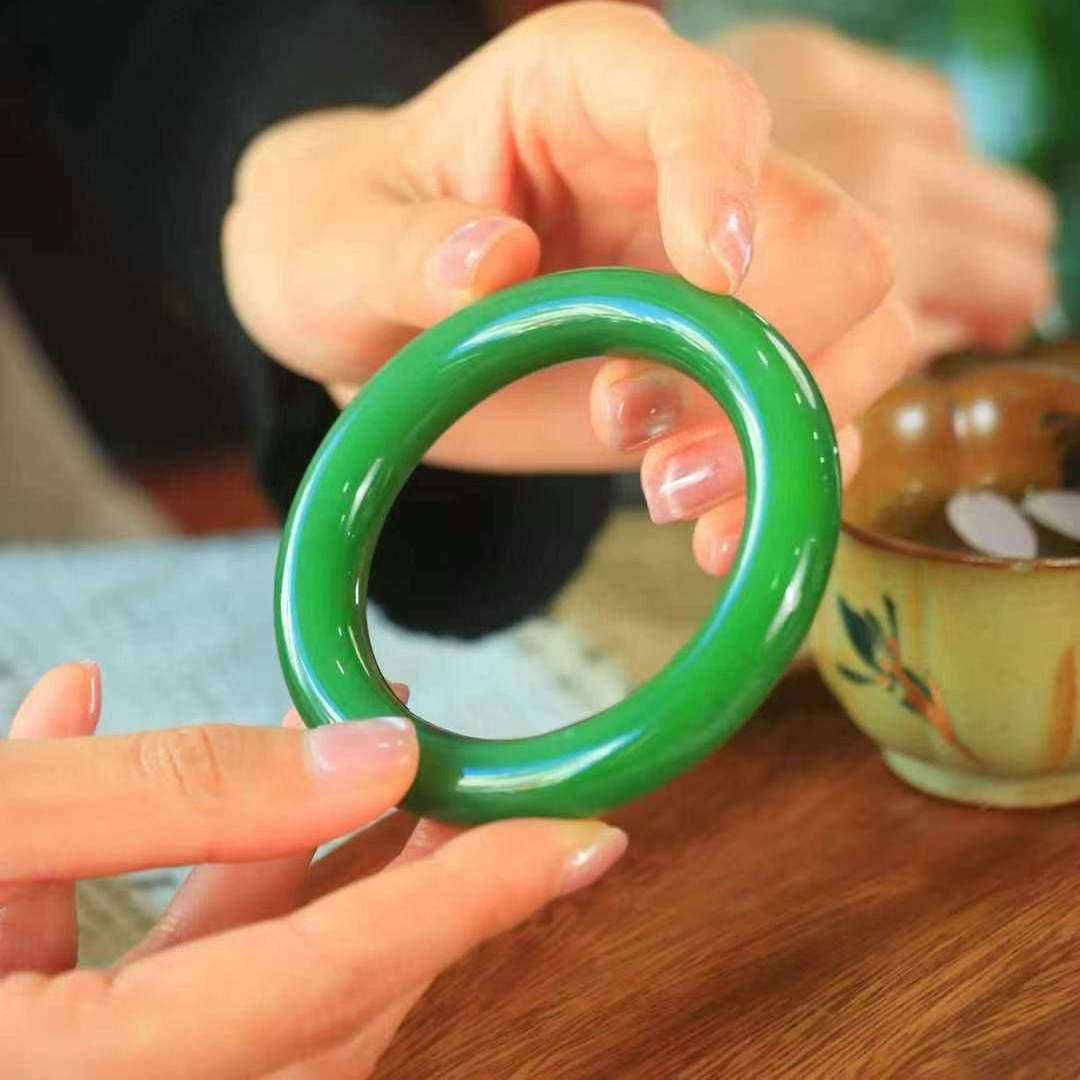 新疆和田玉碧玉胖圆条玉石手镯少女款饰品圆润饱满送妈妈平安镯子