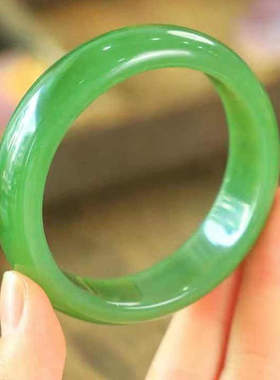 和田玉碧玉手镯天然玉石菠菜绿