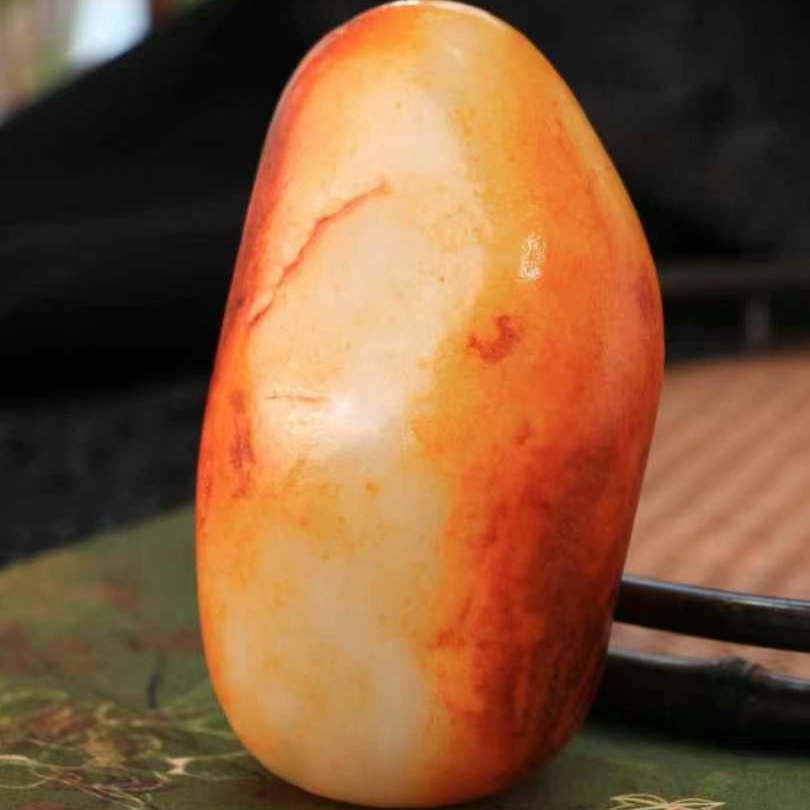 天然和田玉籽料原石挂件