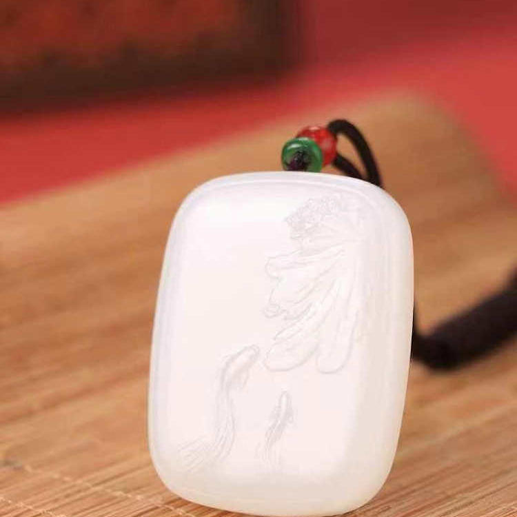 天然和田玉白玉蜻蜓戏莲吊坠