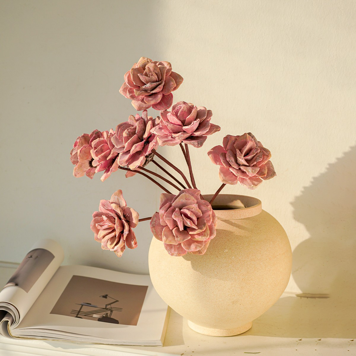 新品粉色木玫瑰松果花手工果壳花天然家居名宿客厅卧室摆设摄影