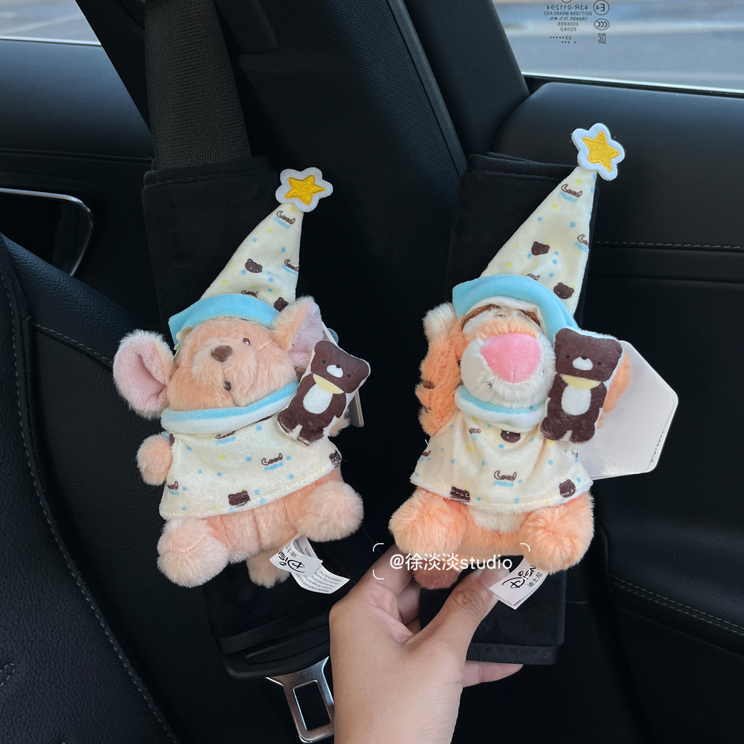 正版睡衣跳跳虎汽车安全带护肩套毛绒玩偶公仔创意送男友新车礼物
