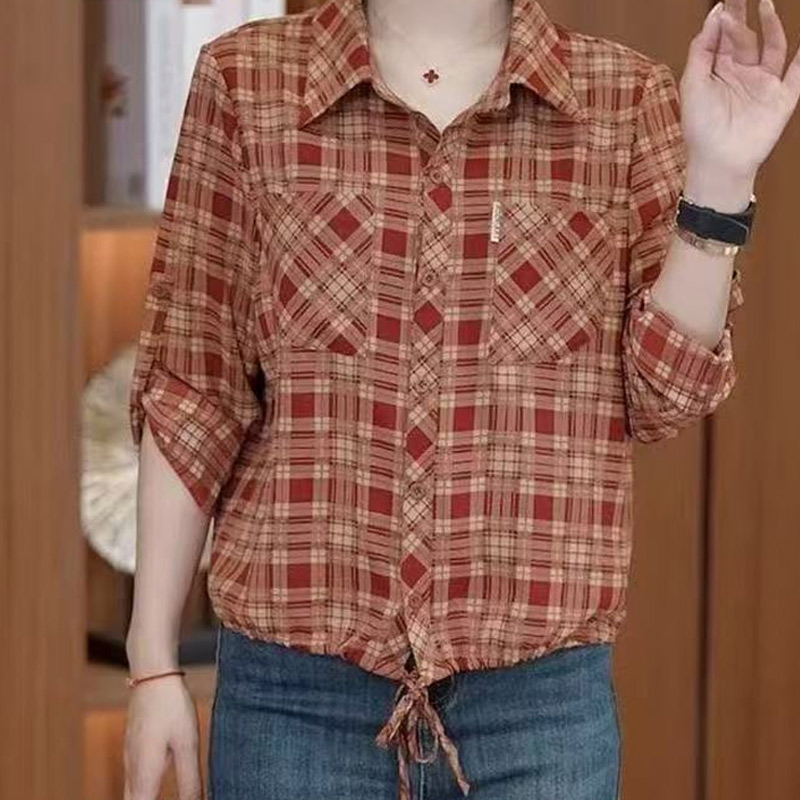 妈妈春夏季长袖格子衬衣洋气