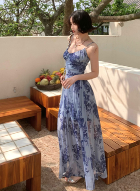 酒午自制【海蔓蔓】法式复古夏季U领吊带连衣裙长款蓝色印花裙子