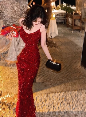 酒午自制复古性感红色丝绒亮片裙v领高腰显瘦包臀吊带A字中长裙女