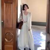 酒午自制法式 连衣裙优雅气质长裙 V领褶皱荷叶边长袖 复古秋季 新款