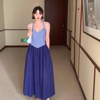 酒午法式复古条纹挂脖v领连衣裙