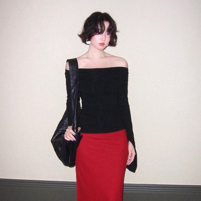 酒午自制【云岫】港风复古秋季新款性感露肩一字领T恤短款上衣女