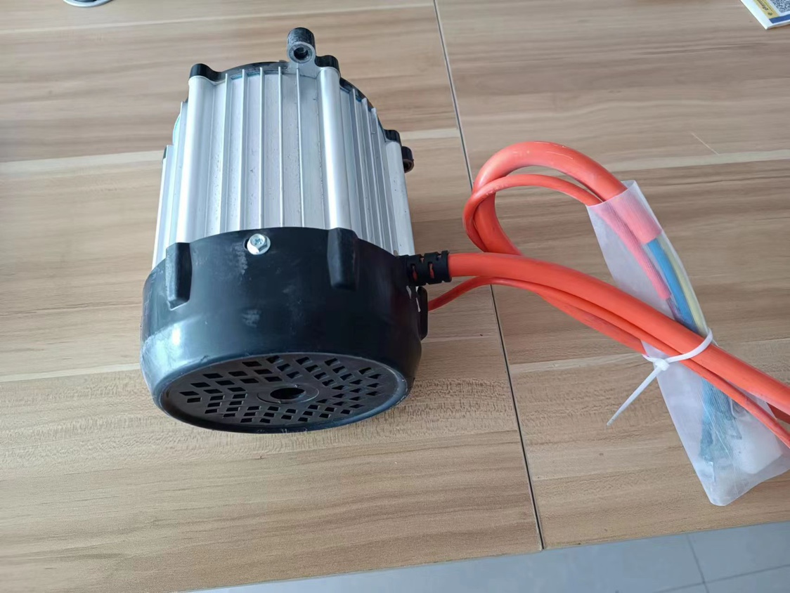 巨嵩南普铭尊1500W2000W永磁同步电机电动三轮车电动四轮车六线